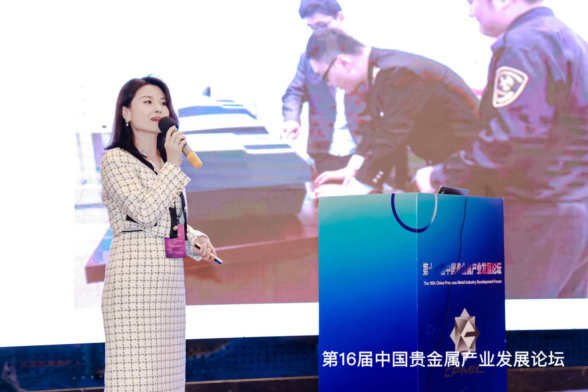 丝瓜视频在线仪器周晶晶Suzy